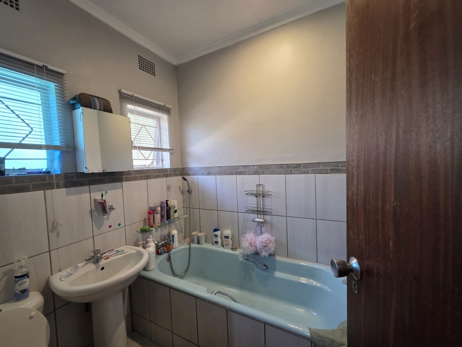 4 Bedroom Property for Sale in Jim Fouchepark Free State